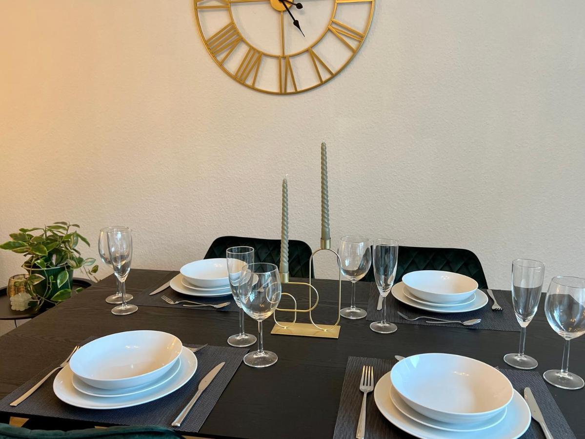 Design Apartment Mit Balkon - Kueche - Netflix Essen Kültér fotó