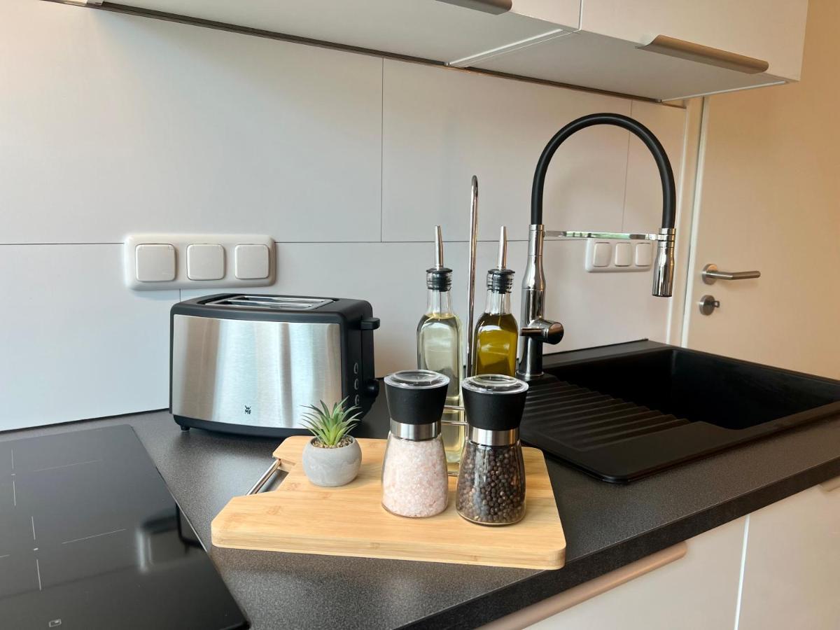 Design Apartment Mit Balkon - Kueche - Netflix Essen Kültér fotó